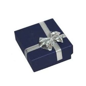 AJÁNDÉKDOBOZ KIS KOCKA MASNIS VEGYES SZINBEN