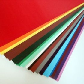 KARTON 50X70 2 OLDALAS SÖTÉTLILA, PÜSPÖKLILA